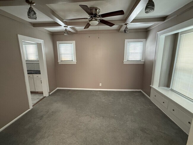 Photo - 174 Colony Crescent