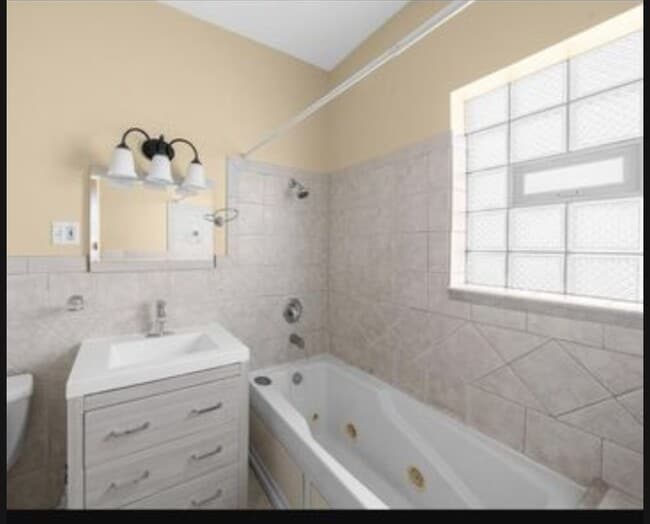 Photo - 5143 N Kildare Ave