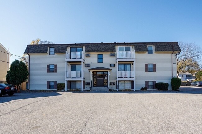 Building Photo - 653 Plantation St Unit 6-A