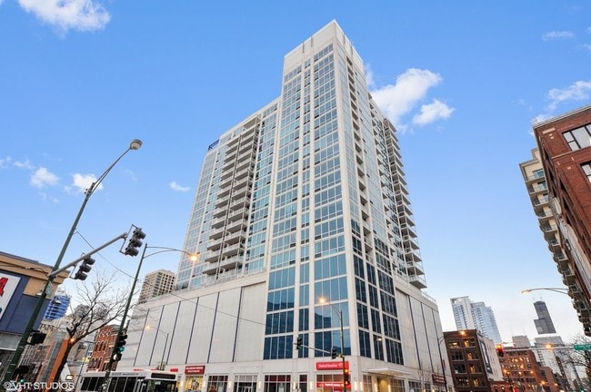 Building - 757 N Orleans St Unit 1103