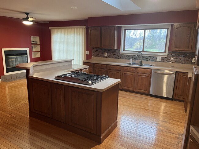 Photo - 45130 Geddes Rd