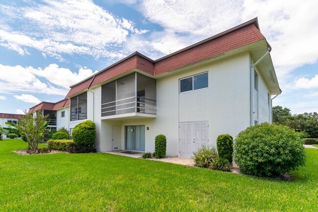 Building Photo - Newly Renovated, 2-Bed, 2-Bath, 2nd Floor ... Rental