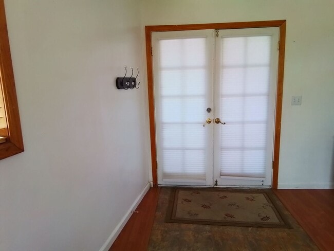 Photo - Studio for single person-All Utilities Inc...