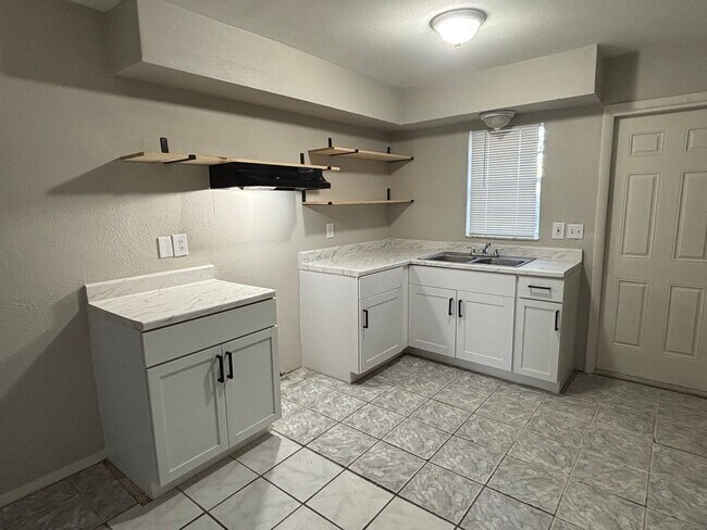 921 33rd Ave W Unit 1