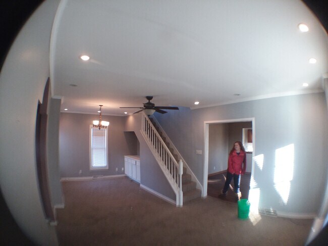 Building Photo - 612 6th St SW