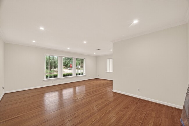 Photo - 5666 Overbrook Ln