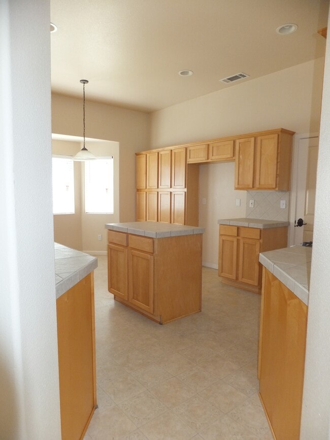 2022 Lassen Dr