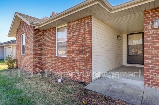 Photo - 5544 David St W