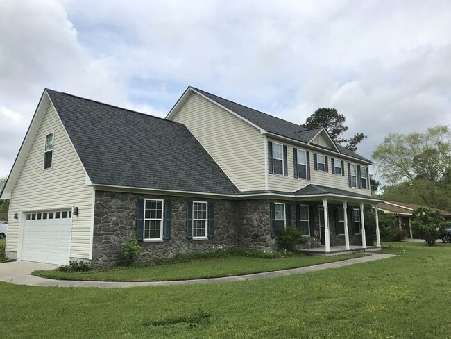 Photo - Beautiful Home in Indian Hills