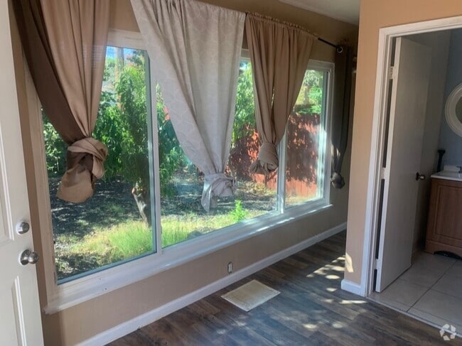 Building Photo - 3856 Lassen Dr Rental