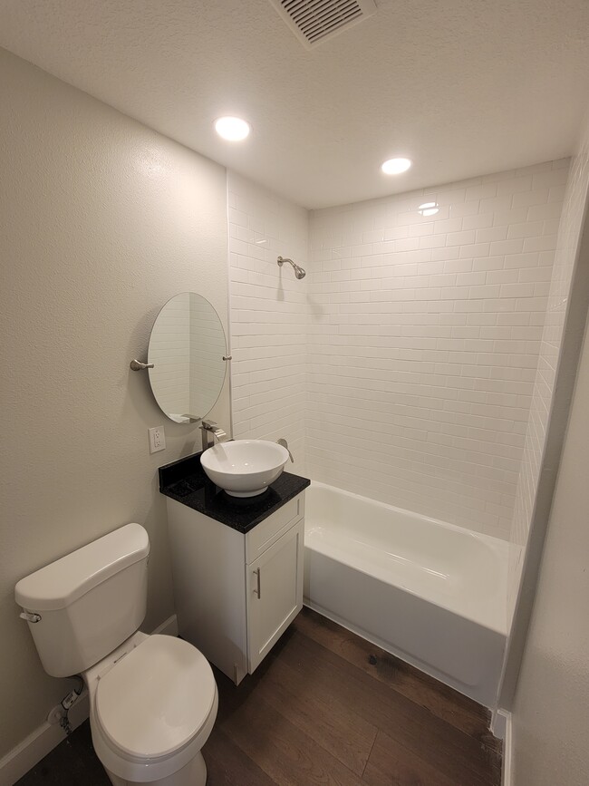 Photo - 611 Tanglewood St Apartamentos Unidad Duplex