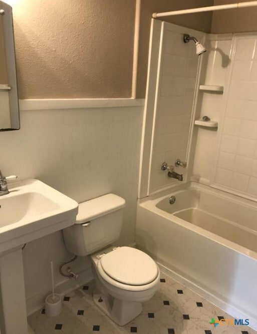 Photo - 305 E Sabine St Unit A