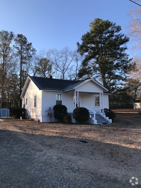Building Photo - Cottage Downtown Vass Rental