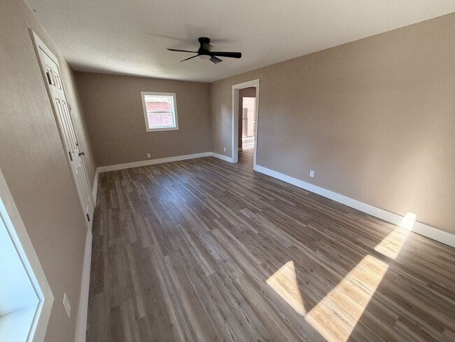 Photo - 1004 N Plum St