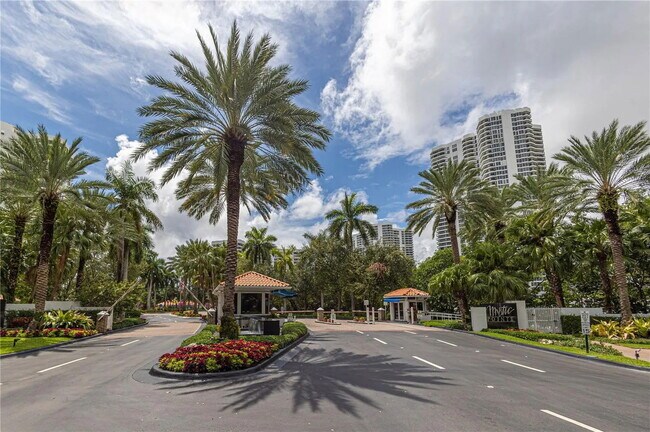 3500 Mystic Pointe Dr Unidad 1107