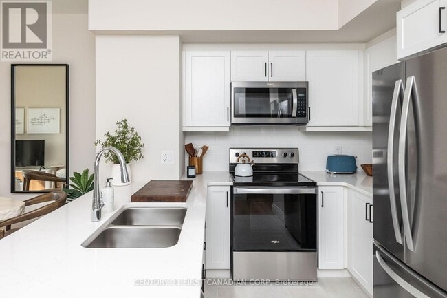 Photo - 230 N Centre Rd