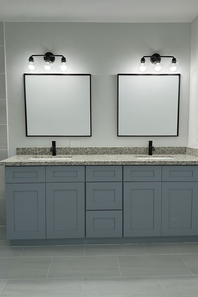 Photo - 15565 Kurt Dr