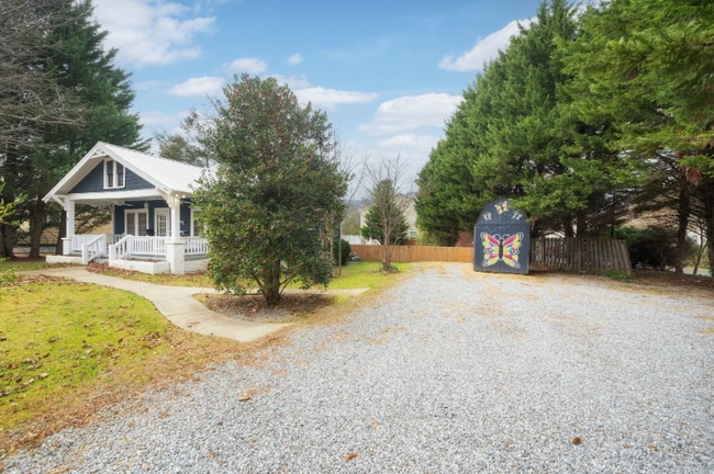 Photo - 1458 S Main St