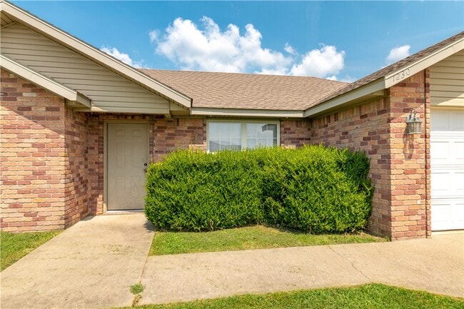 Photo - 1230 Bo Ln