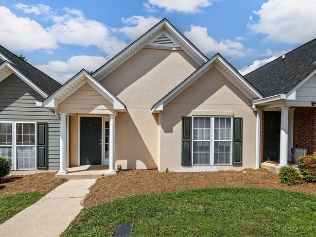 Newly Renovated 2BR, 2 BA in Greer SC - Newly Renovated 2BR, 2 BA in Greer SC Casa Adosada