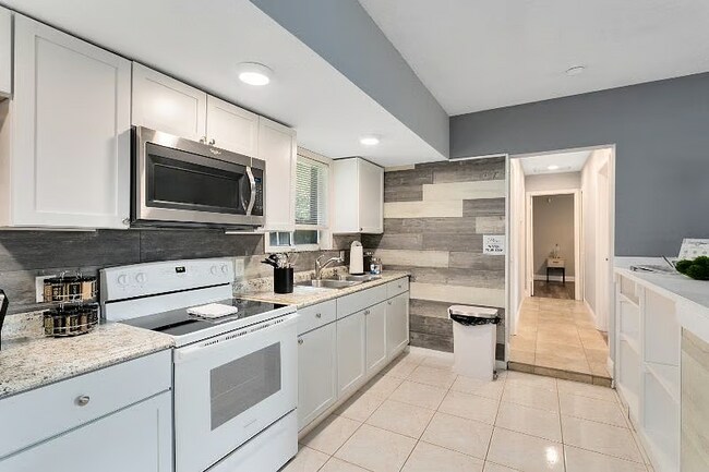 2616 S Crystal Lake Dr Unidad C