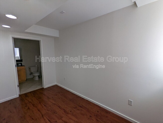 Photo - 426 27th St Unit 101b