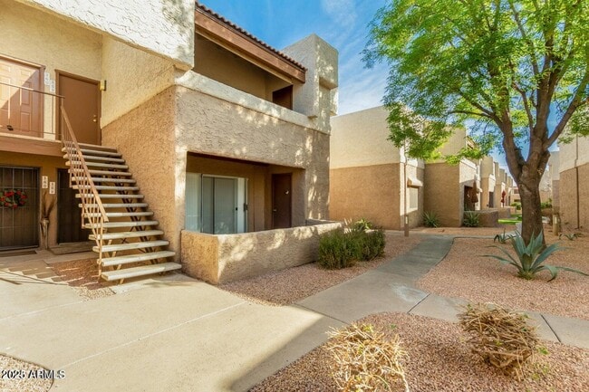 Building Photo - 4554 E Paradise Village Pkwy N Unit 259