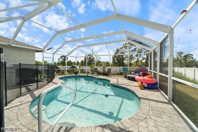 Photo - 1021 Alvin Ave