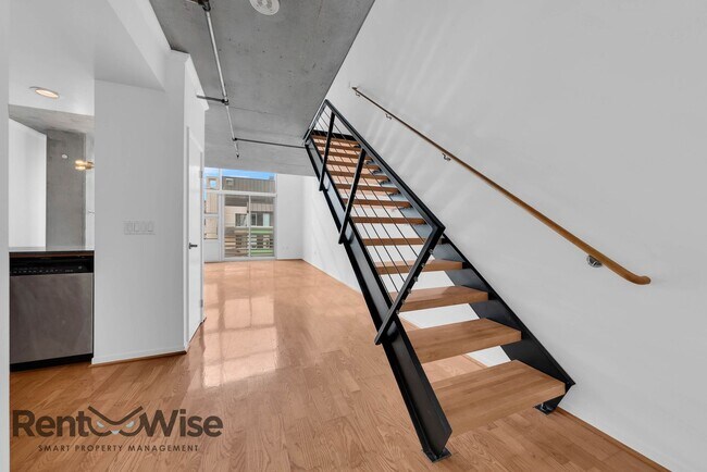 Photo - 77 Dow Pl Unit 707