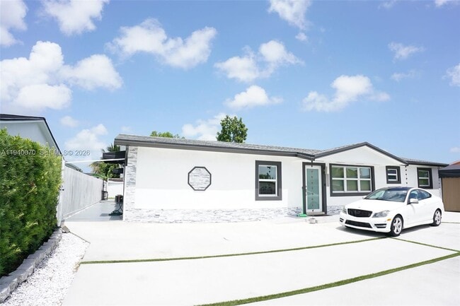 Building Photo - 20301 SW 118th Ave Unit 1