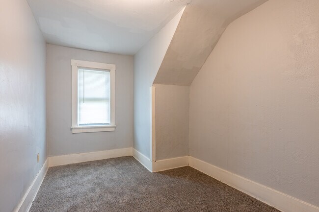 Photo - 1702 Wisconsin Ave Casa Adosada