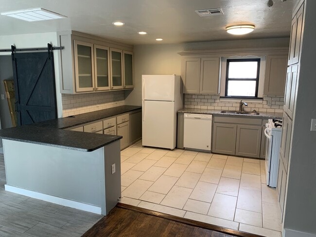 Photo - 1380 Classen Blvd