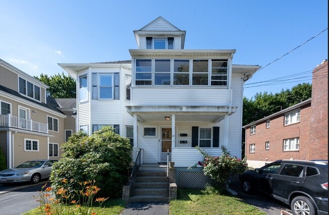 27 Grant Ave