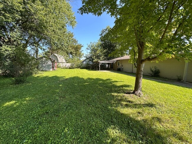Photo - 2030 Monroe St
