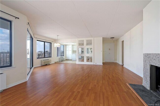 Photo - 400 High Point Dr Unidad Ph4