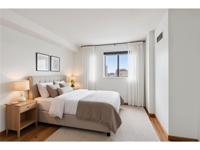 Photo - 78 10th St E Unit 806