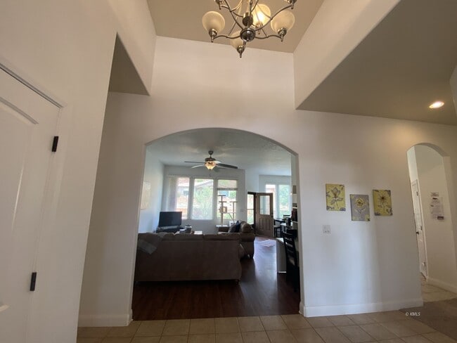 Photo - 463 Deadwood Dr