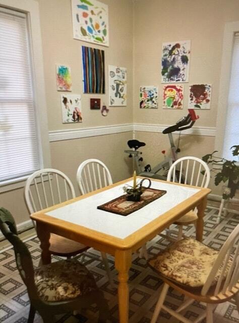 Photo - 641 12th St N