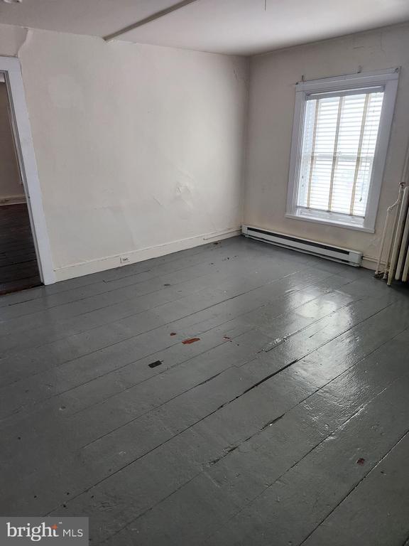 Building Photo - 114 S Princess St Unit 5