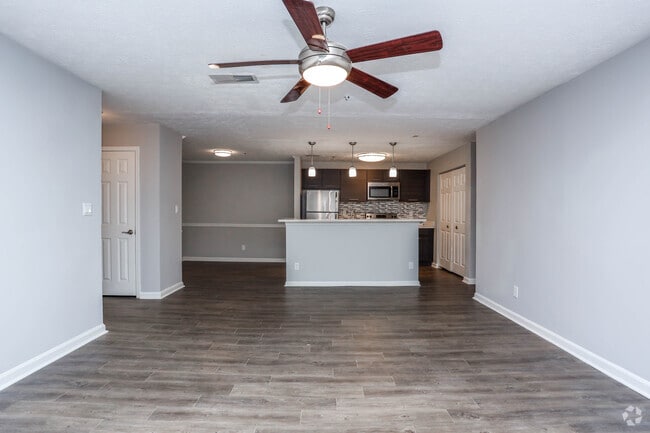 2BR, 2BA - 1,162 SF
