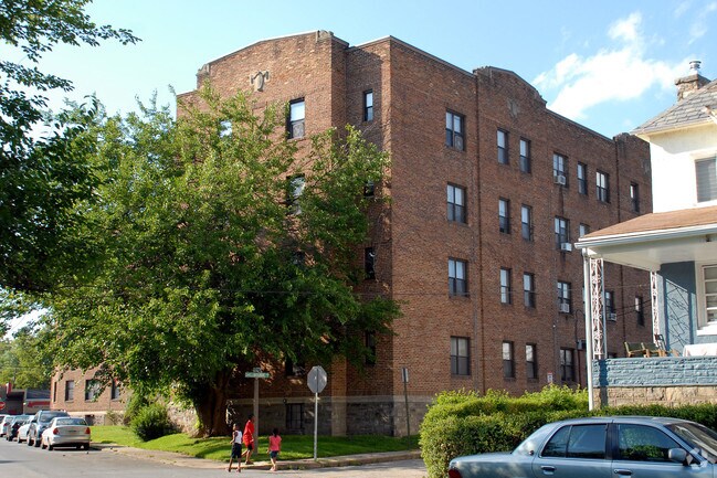 Springton Manor Apartments - Springton Manor Apartments