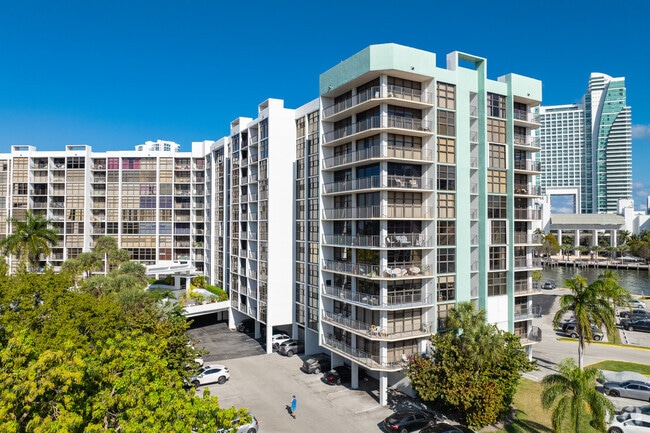 Photo - Towers of Oceanview East