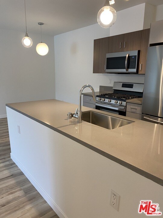 Building Photo - 6640 Woodley Ave Rental