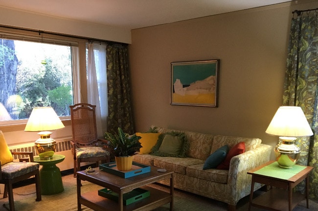 living room - 2059 41st St Unit A