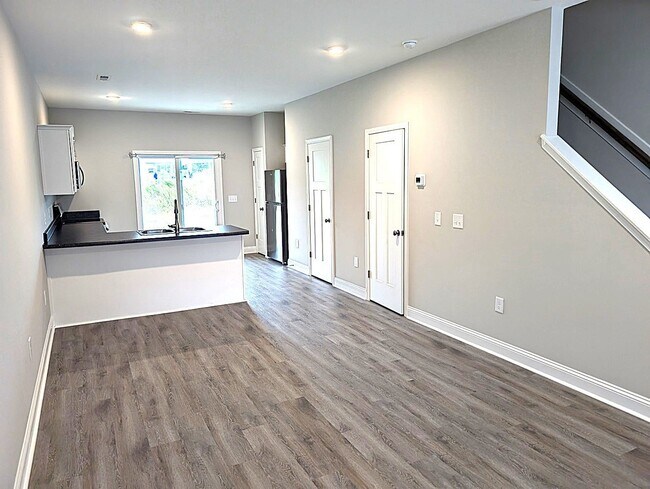 Photo - 604 Jacks Xing Dr