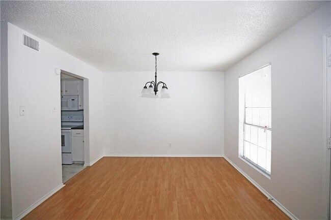 Photo - 2401 Leon St Unit 108