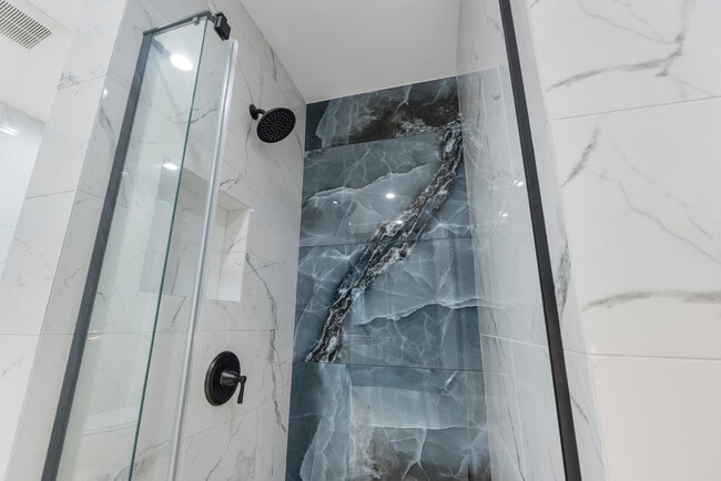 Photo - 1429 Ellsmere Ave