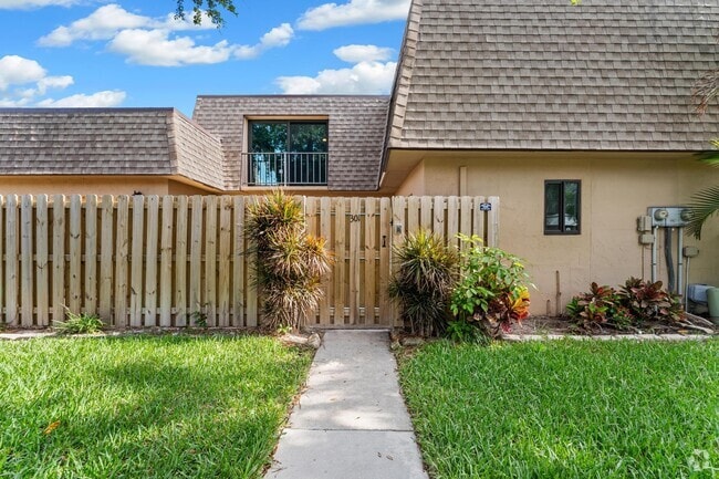 Building Photo - 301 Waterview Dr Rental