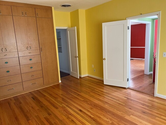 Photo - 76 K St