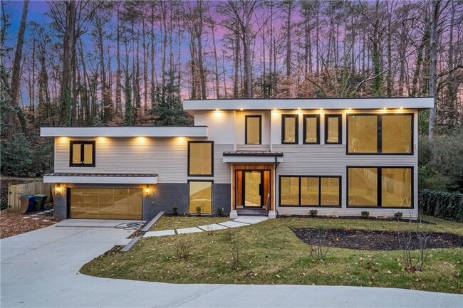 Photo - 3626 N Stratford Rd NE